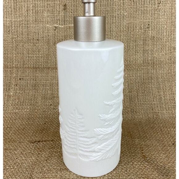 Ceramic Soap Pump Dispenser Snowfall Splendor Winter - Picture 3 of 7